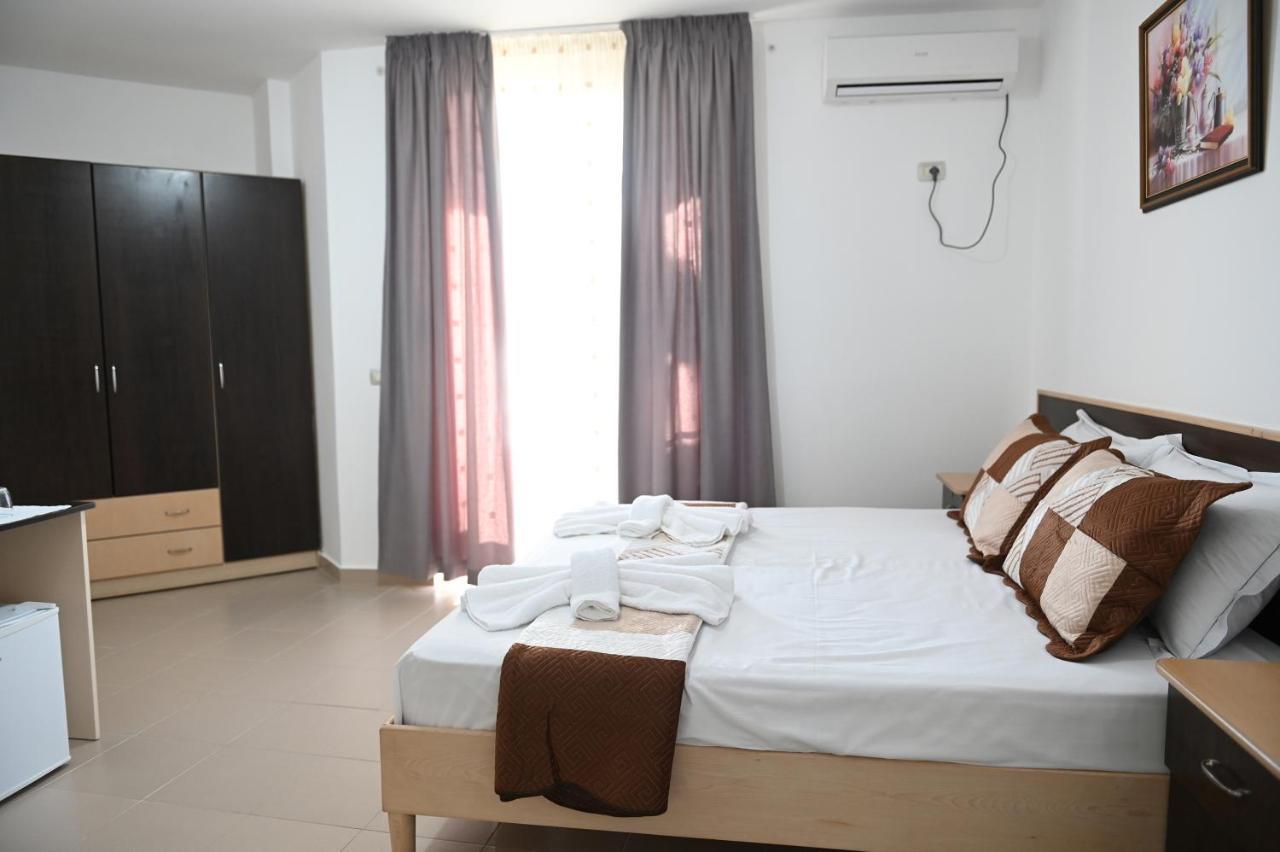 Vila Oxinn Kryemëdhej Extérieur photo