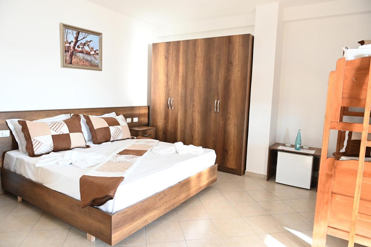 Vila Oxinn Kryemëdhej Extérieur photo