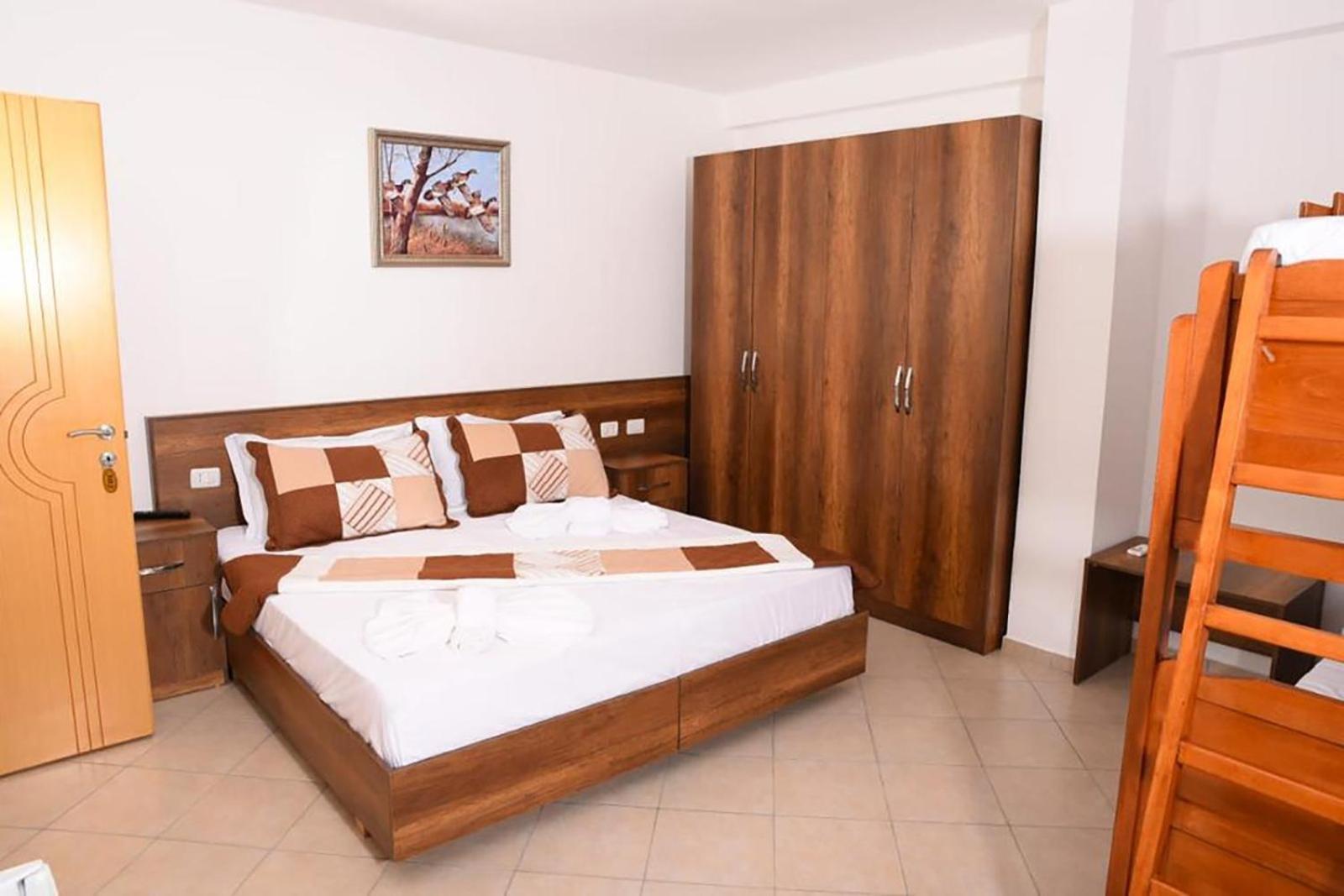 Vila Oxinn Kryemëdhej Extérieur photo